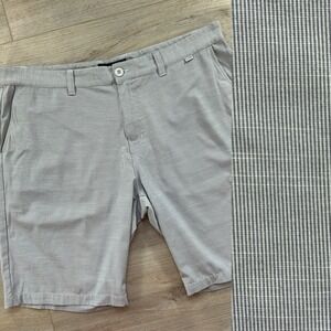 Travis Mathew Men's Size 40 Gray Stripe Flat Front Lightweight Shorts Golf